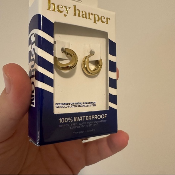 Hey Harper - Boyfriend Gold Huggie Earrings NWT - Picture 3 of 4